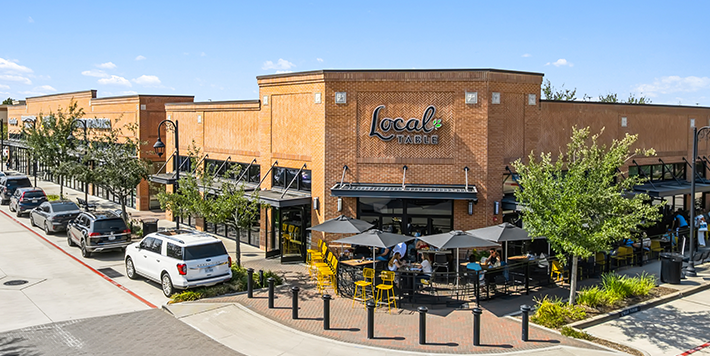 Unanchored retail center