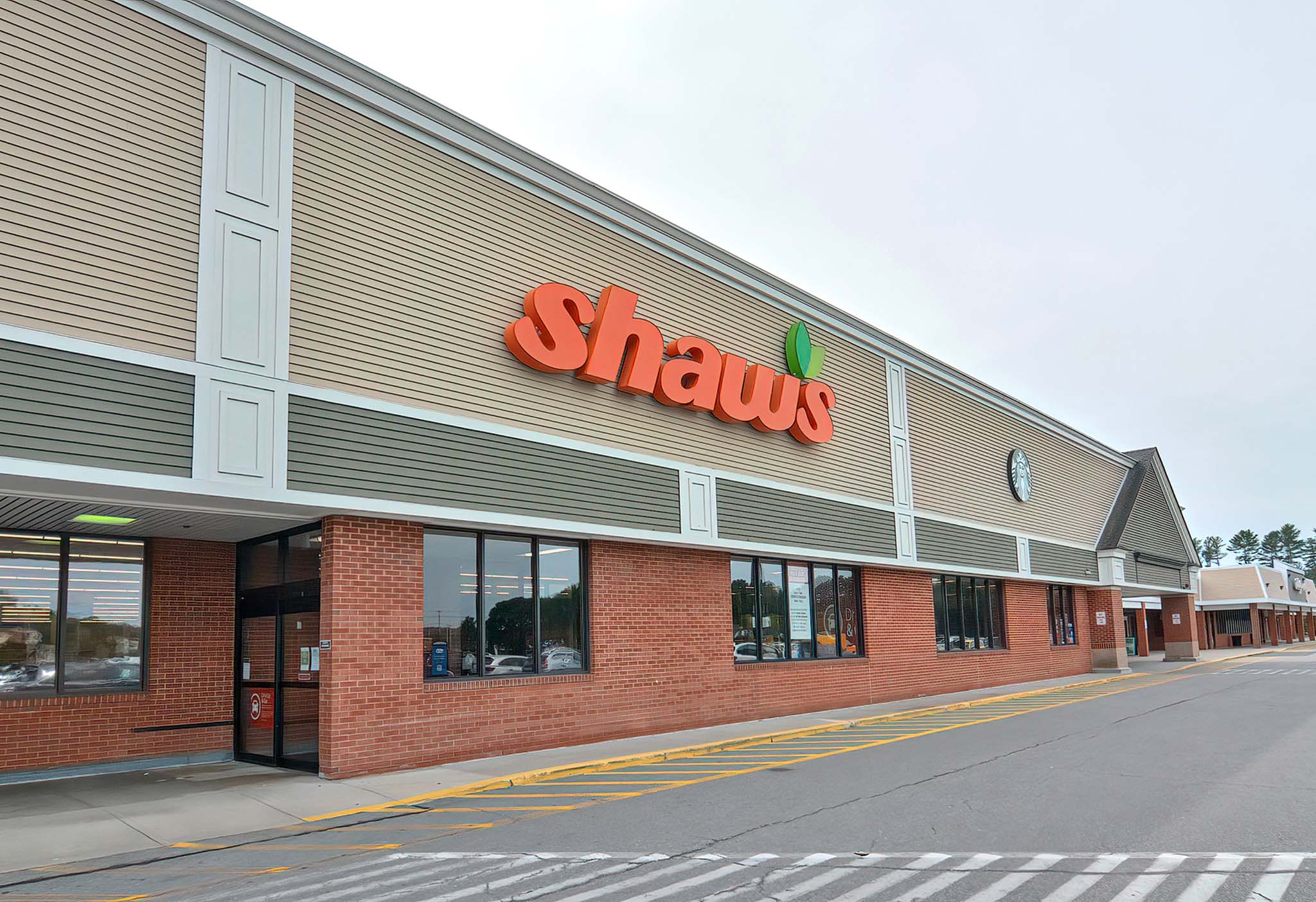 Shaw's Plaza Easton