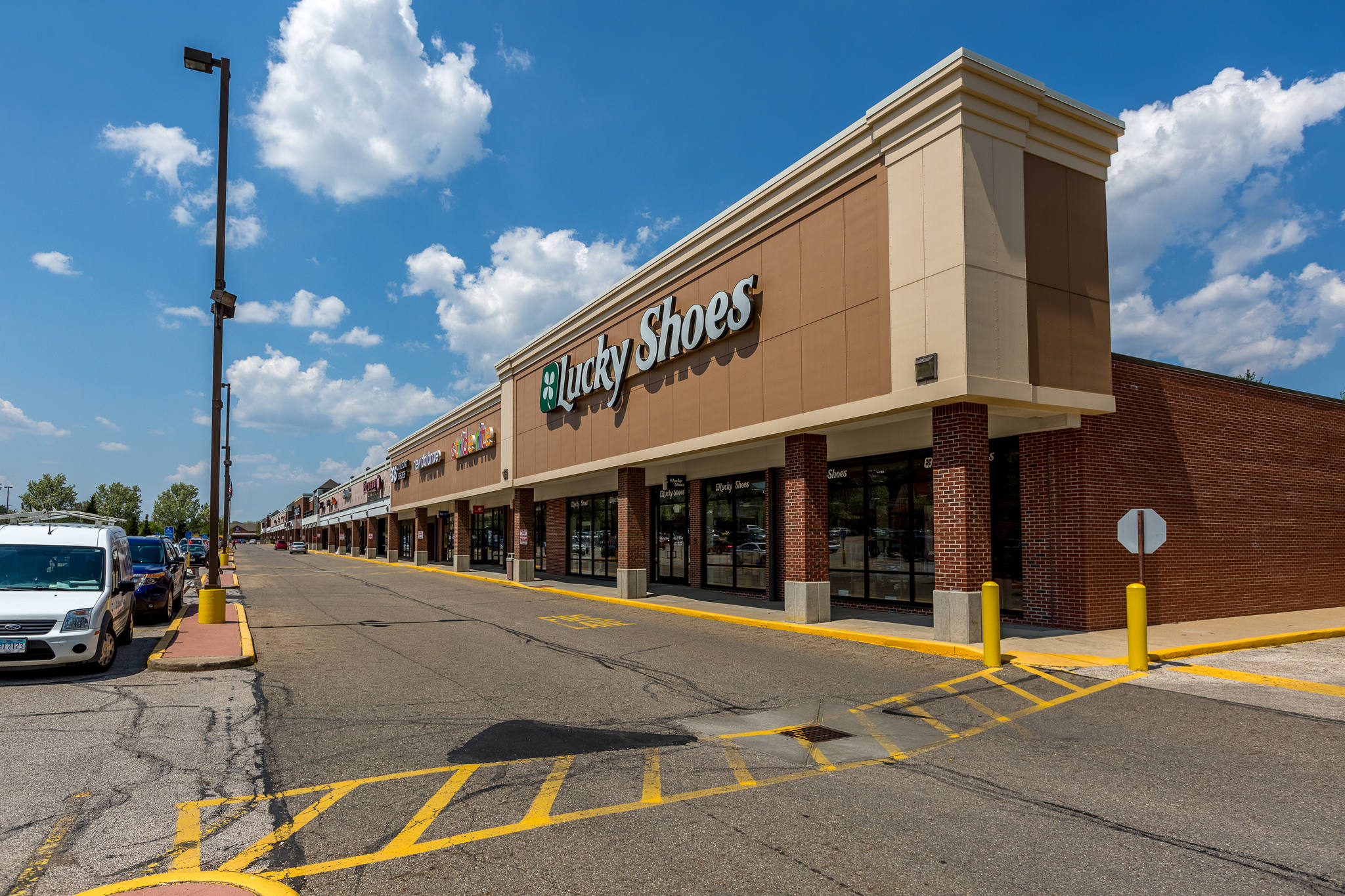 Retail Space for Lease in Fairlawn, OH Fairlawn Town Centre PECO