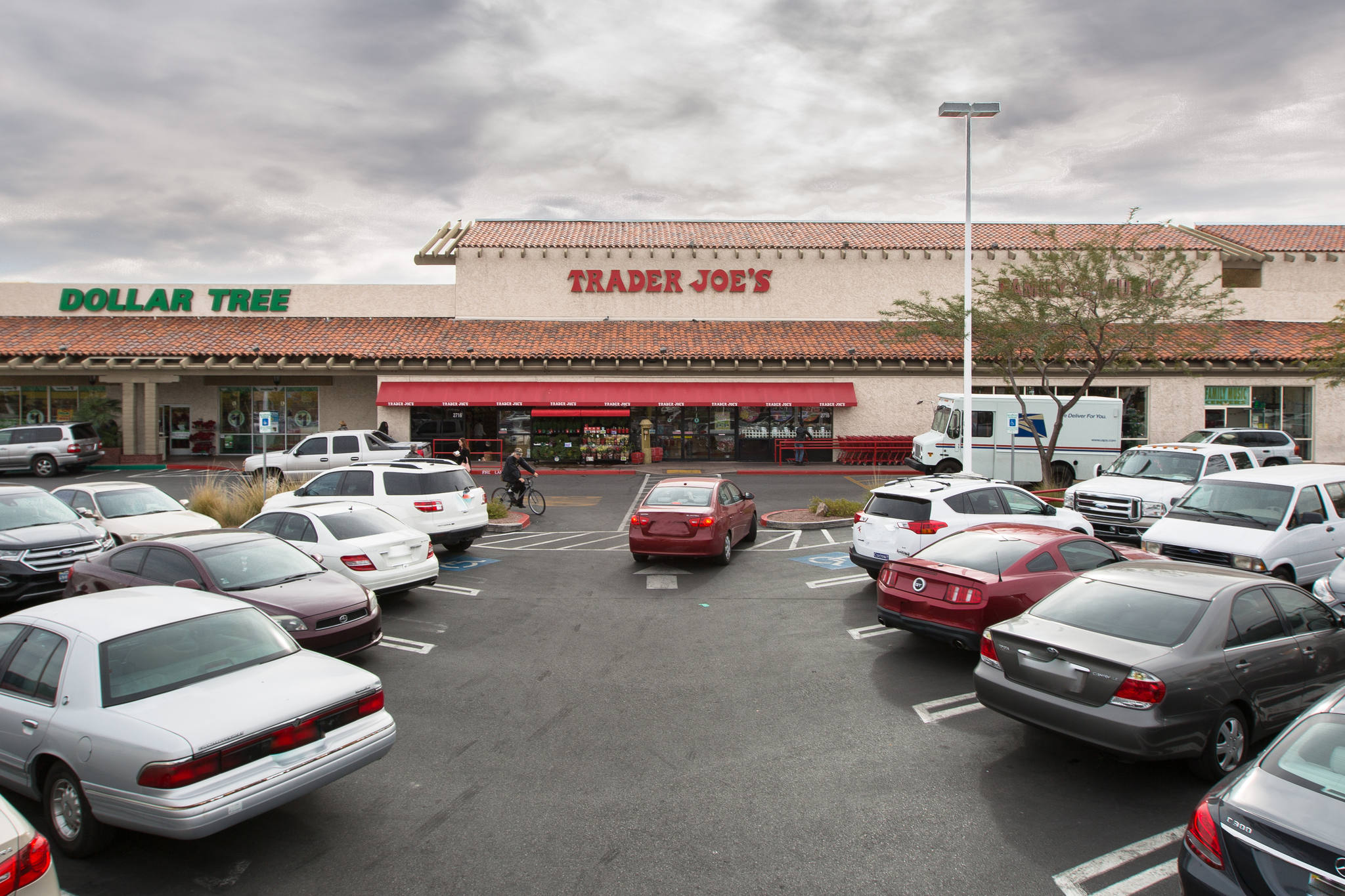 Retail Space for Lease in Henderson, NV Green Valley Plaza PECO