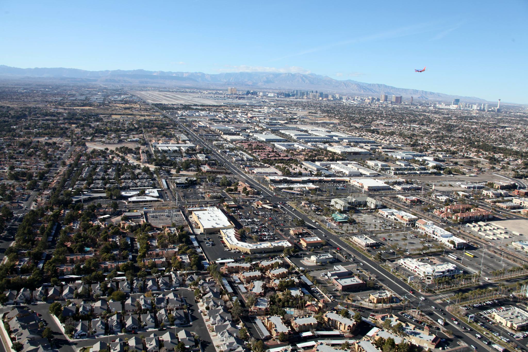 Retail Space for Lease in Henderson, NV Green Valley Plaza PECO