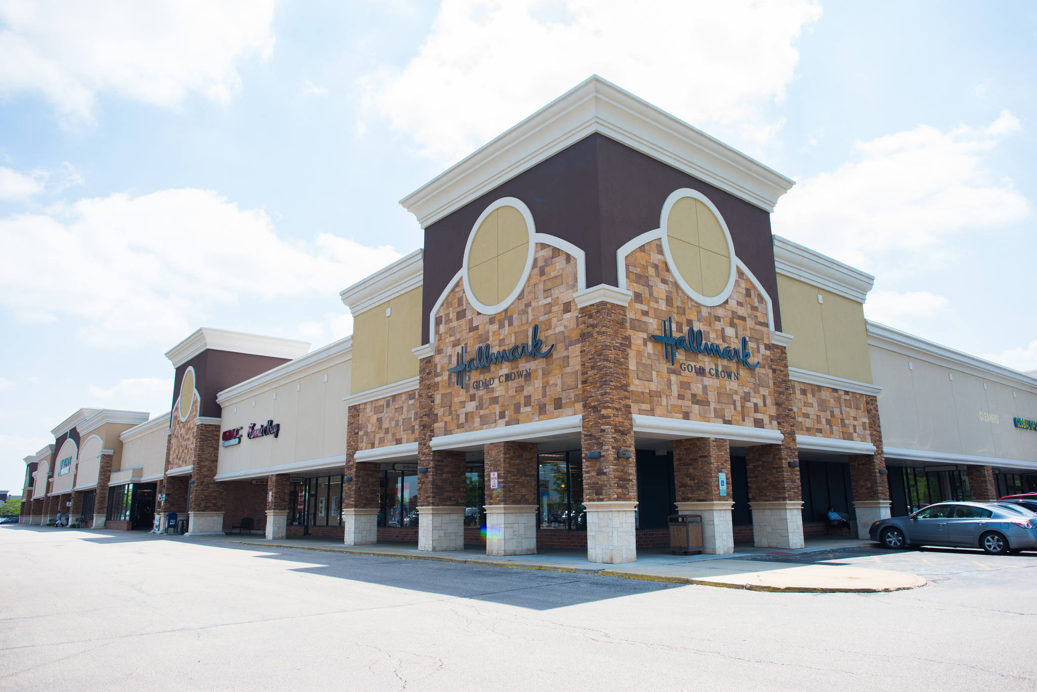 Retail Space for Lease in Hoffman Estates, IL Hoffman Village PECO