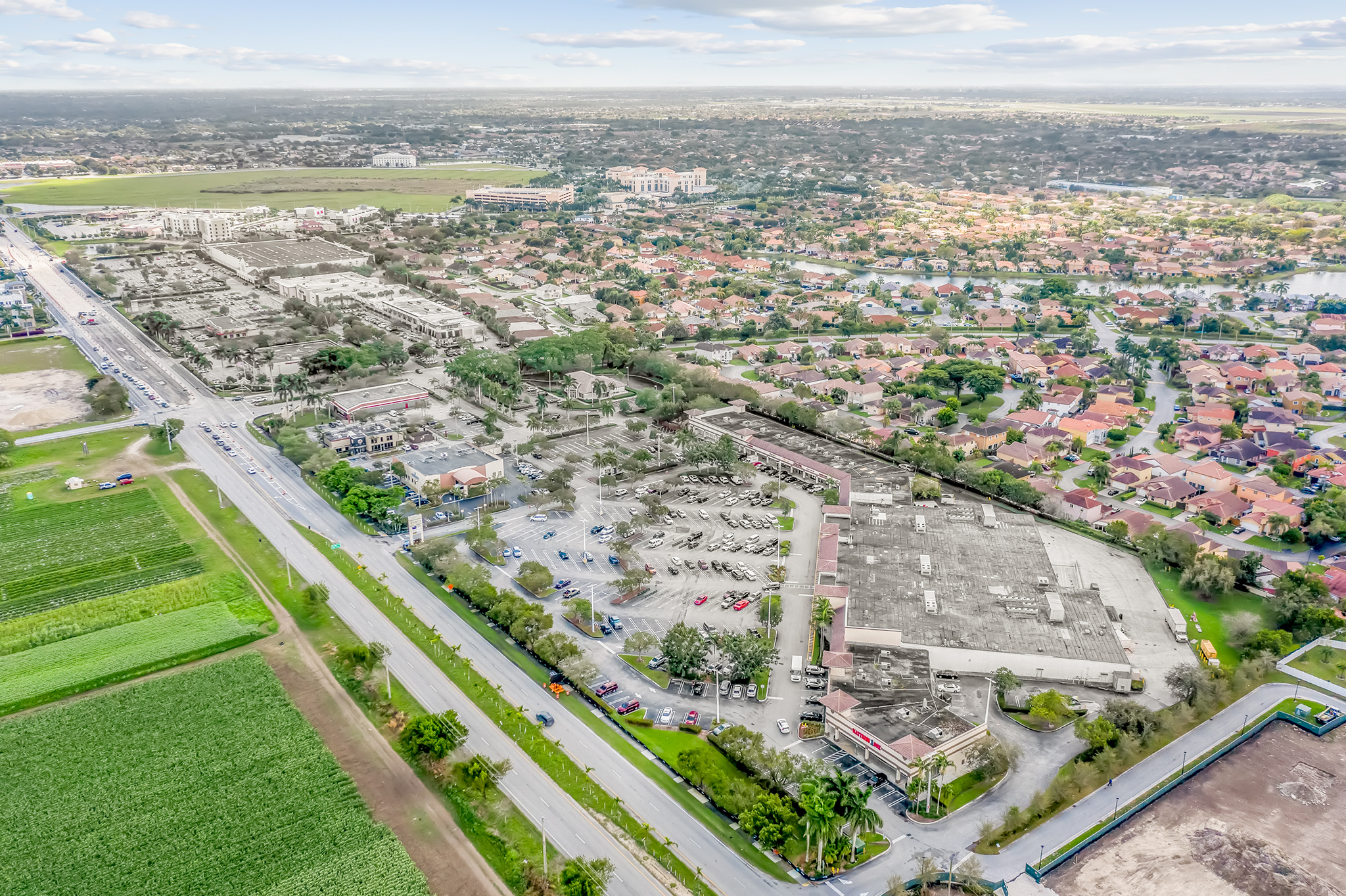 Shoppes of Paradise Lakes PECO