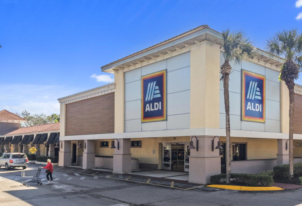 Retail Space for lease in Springs Plaza, Bonita-Springs, FL - 1