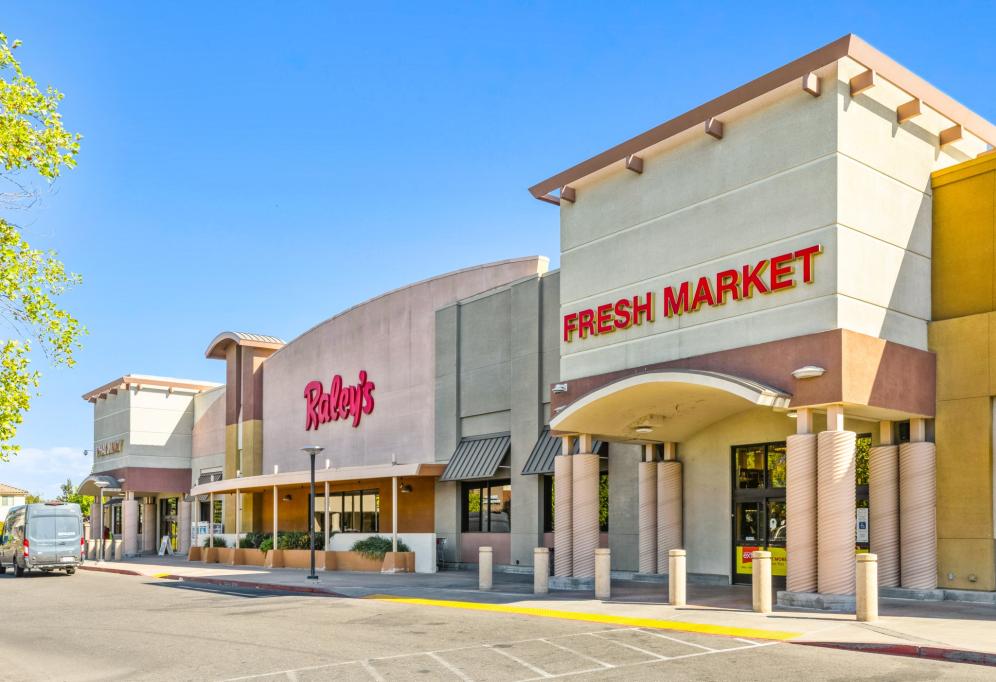 Retail Space for lease in Village One Plaza, Modesto, CA - 1