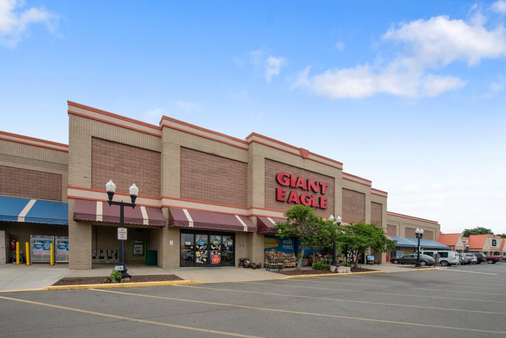 Retail Space for lease in Hartville Centre, Hartville, OH - 1