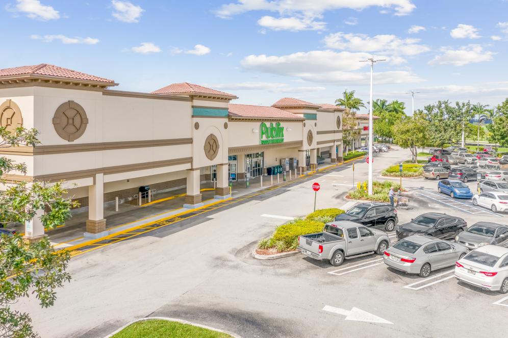Retail Space for lease in Shoppes of Paradise Lakes, Miami, FL - 1