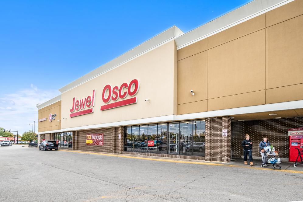 Restaurant Space for lease in Oak Mill Plaza, Niles, IL - 1