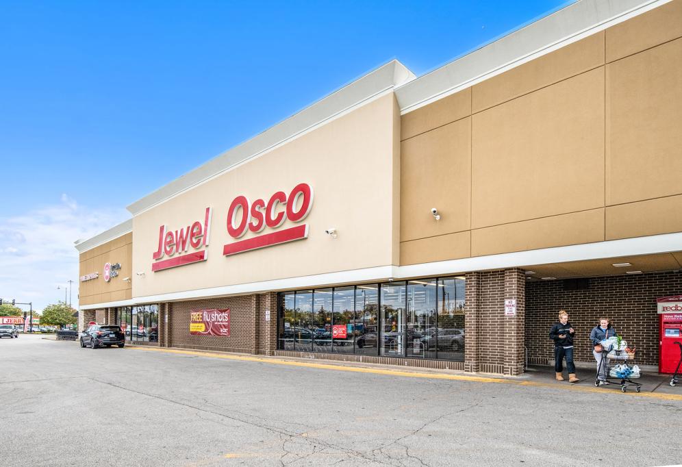 Salon Space for lease in Oak Mill Plaza, Niles, IL - 1