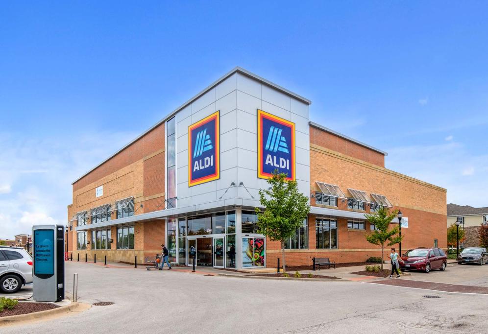 Retail Space for lease in Naperville Crossings, Naperville, IL - 1