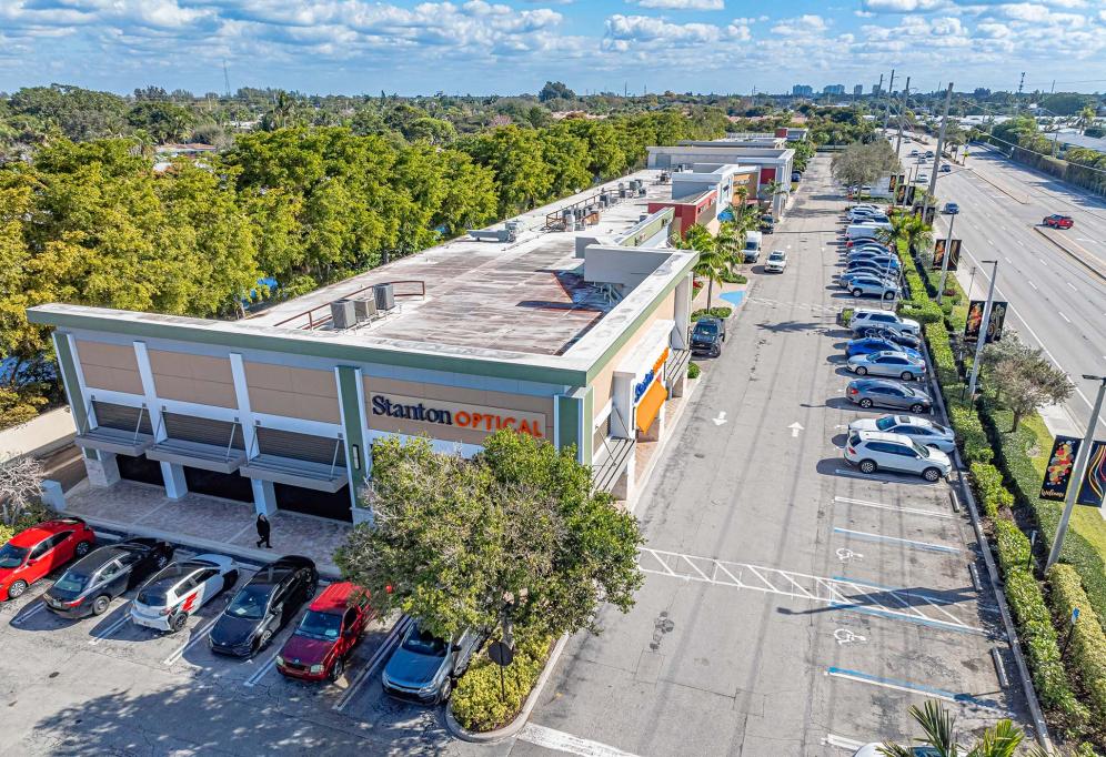 Retail Space for lease in Cross Creek Centre, Boynton-Beach, FL - 1