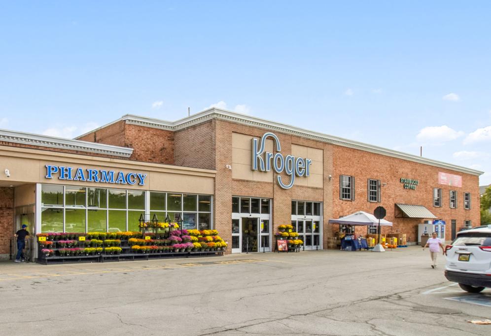 Retail Space for lease in Chinoe Center, Lexington, KY - 1