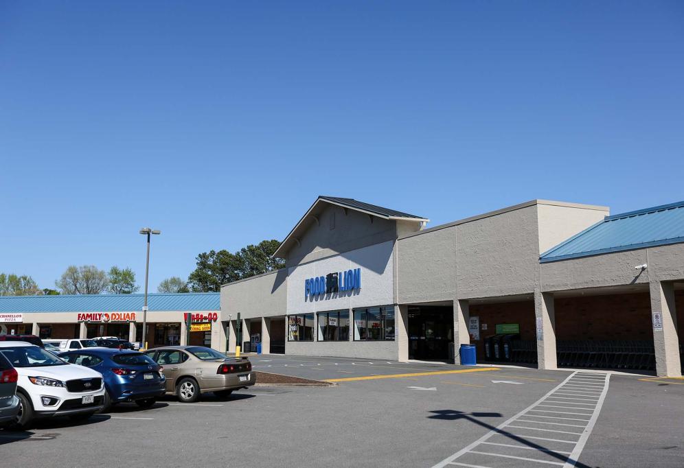 Retail Space for lease in Birdneck Shopping Center, Virginia Beach, VA - 1