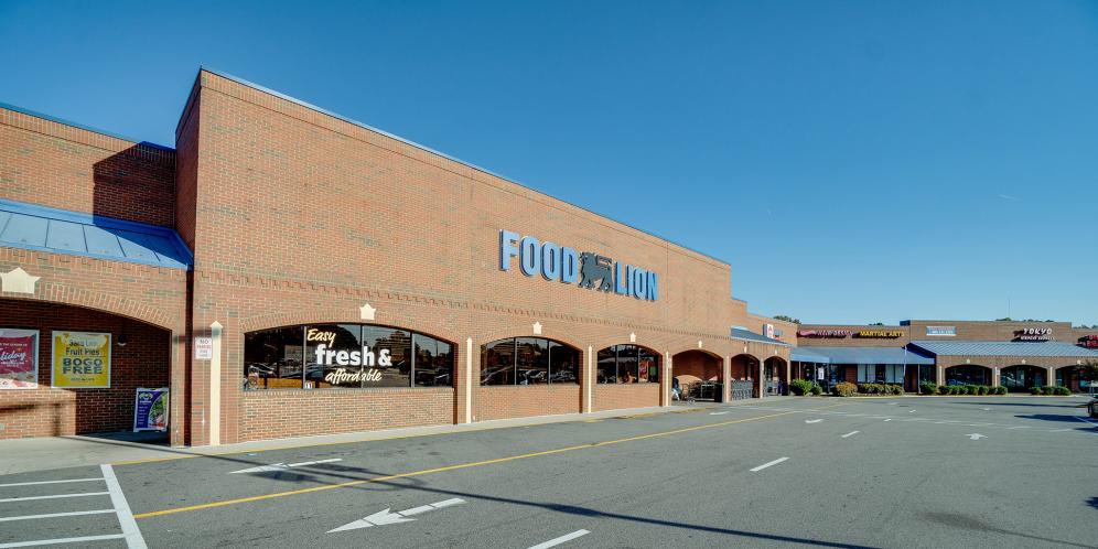 Salon Space for lease in Dunlop Village, Colonial Heights, VA - 1