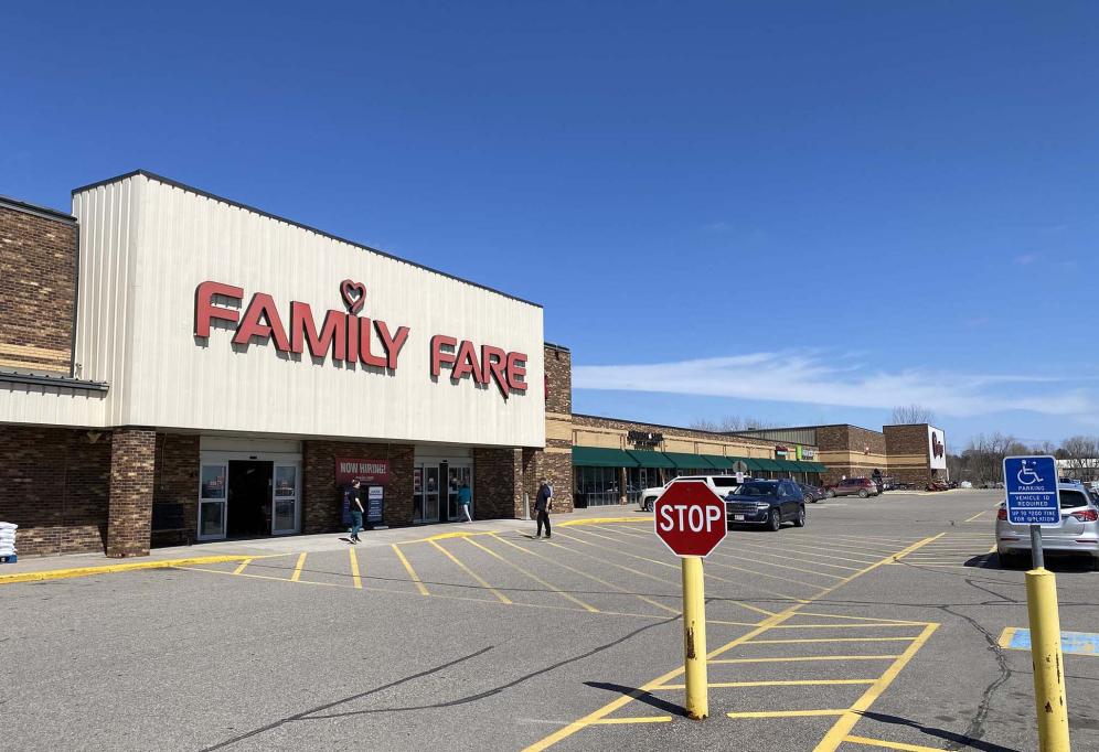 Salon Space for lease in 12 West Marketplace, Litchfield, MN - 1