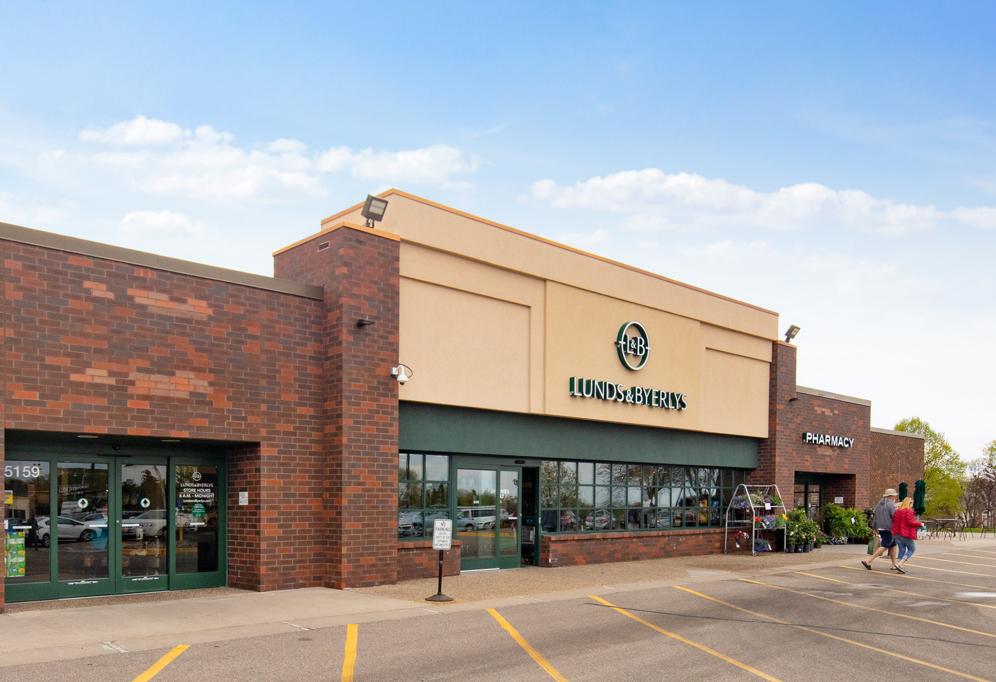 Retail Space for lease in Normandale Village, Bloomington, MN - 1