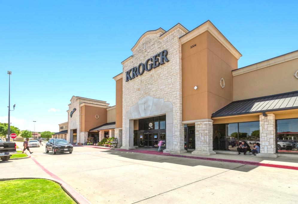 Retail Space for lease in Stone Gate Plaza, Crowley, TX - 1