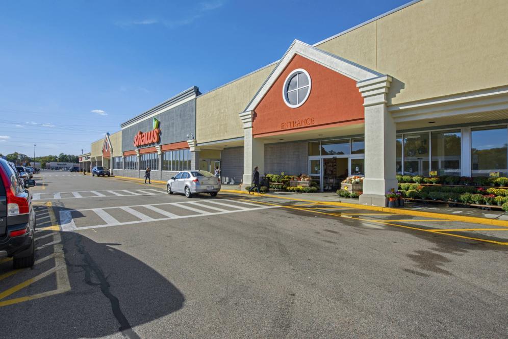 Retail Space for lease in Shaw's Plaza Raynham, Raynham, MA - 1