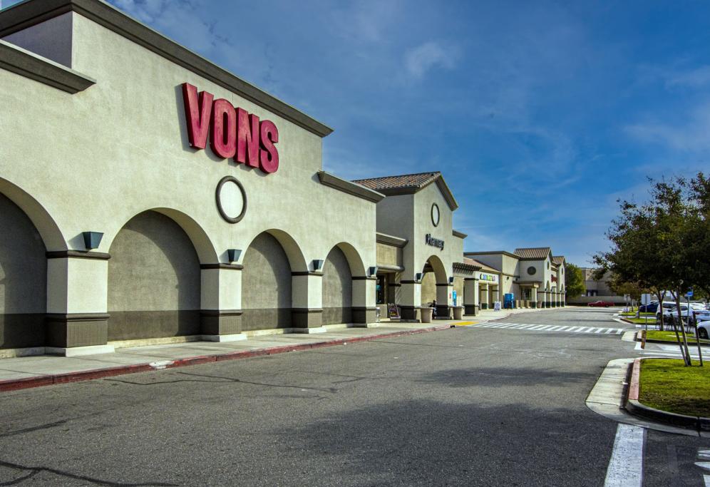 Retail Space for lease in Riverlakes Village, Bakersfield, CA - 1